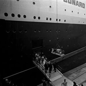 Ships - Queen Elizabeth - May 1960
