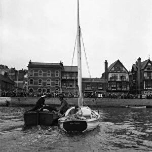 Smith brothers arrive at Dartmouth in man-made Yacht. August 1949 O19800-003