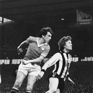 Stewart Houston, Manchester United player in action, Old Trafford, 19th February 1977