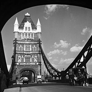 Traffic crossing Tower Bridge, circa 1945