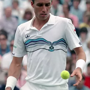 Wimbledon Tennis. Ivan Lendl v. Michiel Schapers. June 1988 88-3397-031