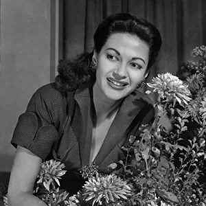 Yvonne De Carlo Canadian actress 1948