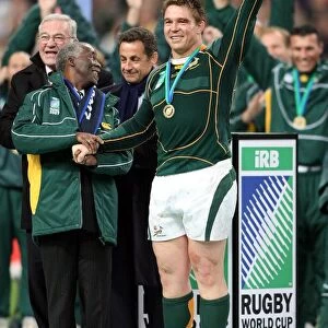 Thabo Mbeki Presents John Smit Withthe Rugby World Cup