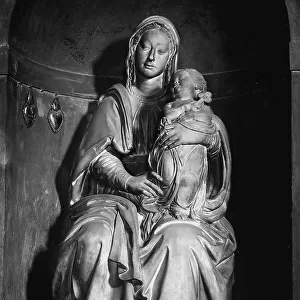 Madonna and Child, sculpture by Benedetto da Maiano, in the Arciconfraternita della Misericordia building, Florence