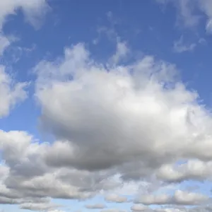 La formación de nubes, nubes cumuliformes bajas. La formación de nubes, nubes cumuliformes bajas.