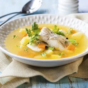 Sopa de pescado con bacalao y verduras. Sopa de pescado con bacalao y verduras.