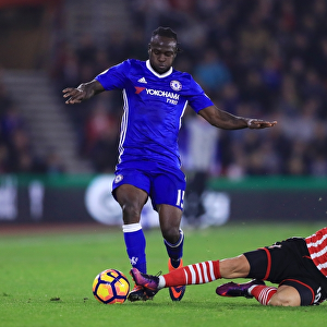 Intense Battle: Victor Moses vs Charlie Austin - Southampton vs Chelsea, Premier League