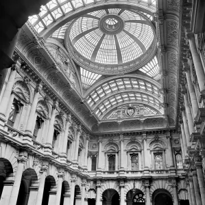 Print of the Royal Exchange interior, featuring a cast iron and glass roof