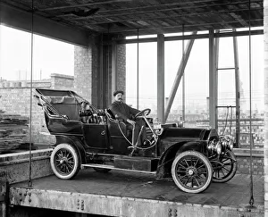 Car lift at a multi-storey car park BL19998 Car lift at a multi-storey car park BL19998