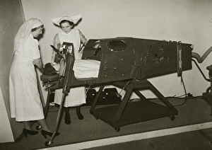 Images Dated 15th January 2018: Demonstrating an iron lung med01_01_0377