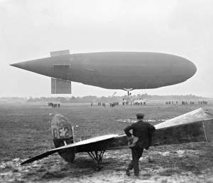 Dirigible and aircraft AFL03_aerofilms_b2308 Dirigible and aircraft AFL03_aerofilms_b2308