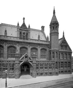 Victorian Architecture - Buildings, Streets and Landmarks: Print of Birmingham Law Courts, a centre block and end in perspective