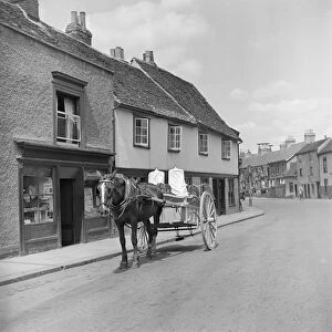 Related Images Collection: Horse drawn milk float a98_16568