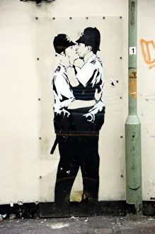 Kissing Coppers DP054452 Kissing Coppers DP054452