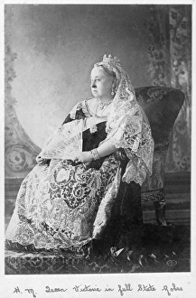 Historic images/1870s 1900/queen victoria state robes d880020b Historic images/1870s 1900/queen victoria state robes d880020b