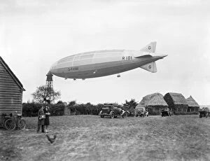 Airports and airfields Collection: R101 at Cardington EPW029993