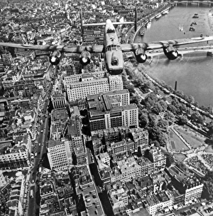 Shackleton over the Strand RAF_228_190E_0048 Shackleton over the Strand RAF_228_190E_0048