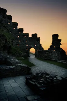 Heritage/castles south west tintagel castle/tintagel castle n090594 Heritage/castles south west tintagel castle/tintagel castle n090594