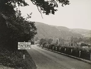 Historic Images Collection: Tintern Abbey JRU01_01_178