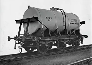 14 ton 3000 Gallon Drinking Water Tank, No. 101 14 ton 3000 Gallon Drinking Water Tank, No. 101