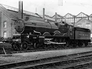 No 5028 Llantilio Castle outside Swindon Works No 5028 Llantilio Castle outside Swindon Works
