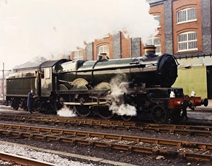 No 5051 Drysllwyn Castle outside Swindon Works No 5051 Drysllwyn Castle outside Swindon Works