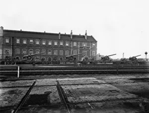 6in. naval guns on display on Macaw B wagons at Swindon Works c.1915 6in. naval guns on display on Macaw B wagons at Swindon Works c.1915
