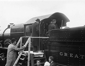 King George V entering the cab of No 4082 Windsor Castle, 1924 King George V entering the cab of No 4082 Windsor Castle, 1924
