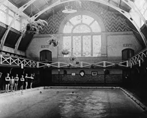 Images Dated 30th July 2007: Large Swimming Bath, c1905