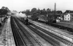 Castle Class Locomotive Prints: Locomotive No. 5051, Earl Bathurst, passing through Shrivenham Station, September 1958