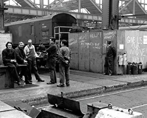 Men in the Engine Repairs shop at Swindon Works in 1985 Men in the Engine Repairs shop at Swindon Works in 1985