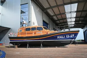 Services Prints: A Print of the Whitby Shannon Class Lifeboat Lois-Ivan 13-49
