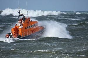 Portrush trent class lifeboat Dora Foster Mcdougall 14-24 moving from left to right in heavy seas, lots of white water Portrush trent class lifeboat Dora Foster Mcdougall 14-24 moving from left to right in heavy seas, lots of white water