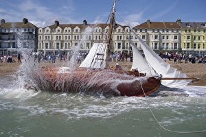 Service to a grounded yacht by Eastbourne lifeboat Service to a grounded yacht by Eastbourne lifeboat