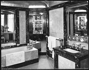 Art deco Collection: Art Deco Bathroom
