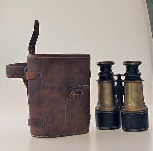 Binoculars in leather case by Lemaire, Paris - WWI era Binoculars in leather case by Lemaire, Paris - WWI era