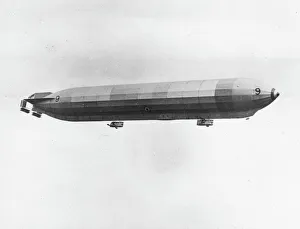 British rigid airship No. 9 in flight, WW1 British rigid airship No. 9 in flight, WW1