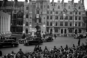 Coronation. Cars arriving with guests Coronation. Cars arriving with guests