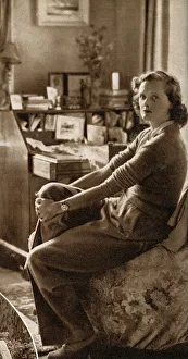 Daphne du Maurier at their Cornish home, Menabilly, 1945 Daphne du Maurier at their Cornish home, Menabilly, 1945