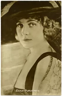 Images Dated 22nd March 2017: Edna Purviance