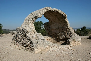ELS MUNTS. Roman Village. Ruins of water tank. Near Altafull ELS MUNTS. Roman Village. Ruins of water tank. Near Altafull