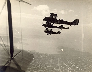 A formation of No3 Squadron de Havilland DH9s A formation of No3 Squadron de Havilland DH9s
