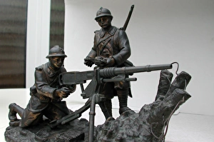 Two French soldiers with Hotchkiss machine gun, WW1 Two French soldiers with Hotchkiss machine gun, WW1