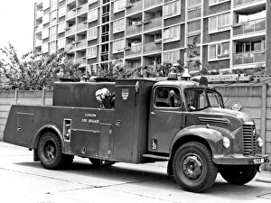 GLC-LFB - Foam Tender at East Ham GLC-LFB - Foam Tender at East Ham