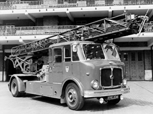 GLC-LFB - Turntable Ladder at Brigade HQ GLC-LFB - Turntable Ladder at Brigade HQ