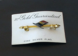Gold brooch - enamelled silver flag of Belgium Gold brooch - enamelled silver flag of Belgium