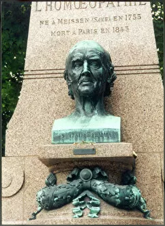 Close Collection: Grave of Hahnemann