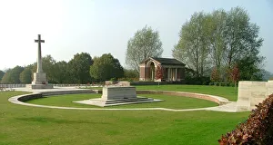 Hooge Crater CWGC Cemetery showing symbolic crater Hooge Crater CWGC Cemetery showing symbolic crater