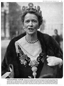 Lady Astor wearing Cartier tiara with Sancy diamond Lady Astor wearing Cartier tiara with Sancy diamond