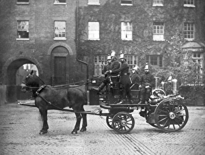 LCC-MFB horse-drawn steamer at Southwark LCC-MFB horse-drawn steamer at Southwark